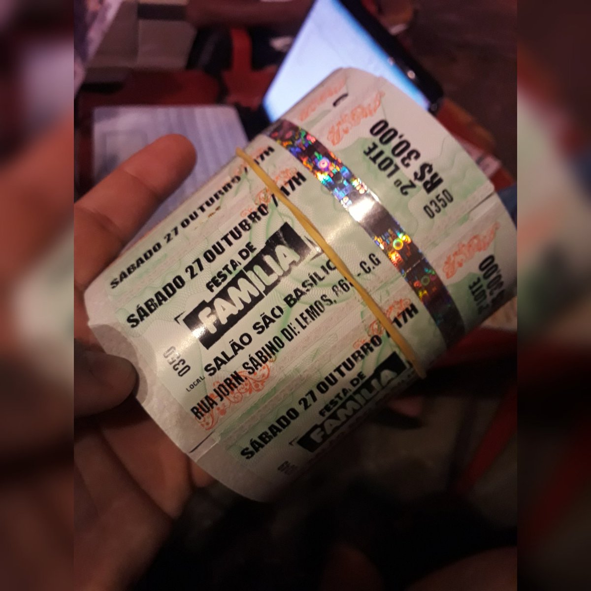 FestadeFamilia1's tweet photo. GALERA QUE ESTIVER INTERESSADA EM INGRESSOS É SO CHAMAR NA DM, LEVAMOS ATÉ VC ...VEM NA DIREÇÃO !

💥 ACEITAMOS CARTÃO 💥 https://t.co/ETdDKa4tdP