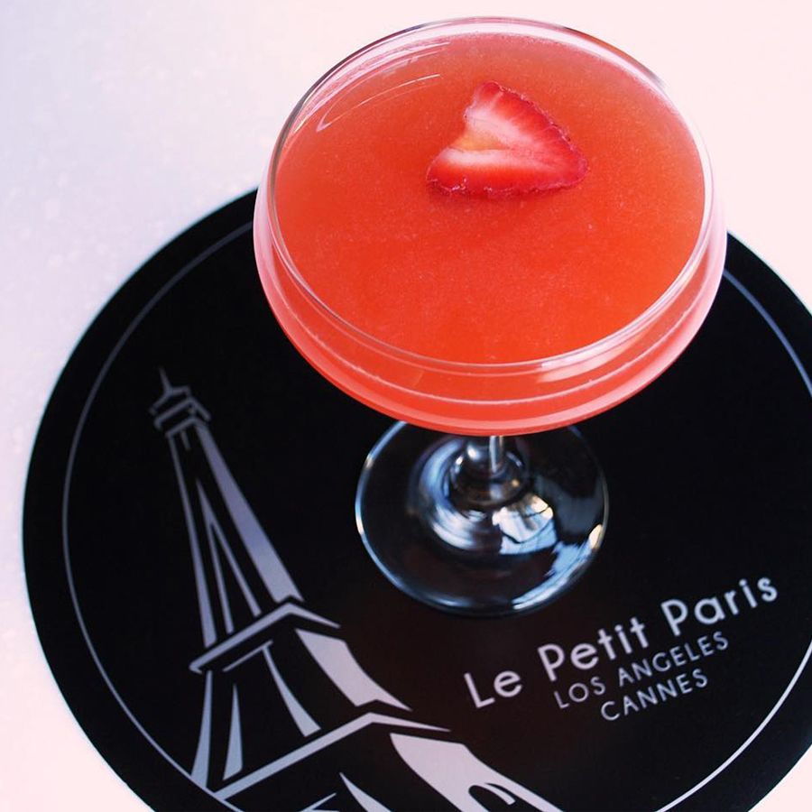 Pack2PackDesign's tweet photo. Thanks Le Petit Paris for the beautiful photo and packaging collaboration!

Merci Le Petit Paris LA pour cette belle photo qui nous permet d’avoir une mise en situation de nos Table Sets! Cheers à la santé de nos clients !

Photo Credit: @lepetitparis_la https://t.co/ccGbr2zT9C