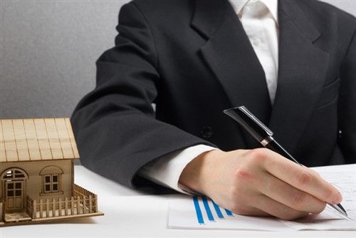 PCCHeadlines's tweet photo. Higher mortgage rates forecast for fourth quarter @CREW_magazine #mortgagebrokernews #mortgagerates #vanre https://t.co/MGTtdWcHaY https://t.co/vcBGcVRguH
