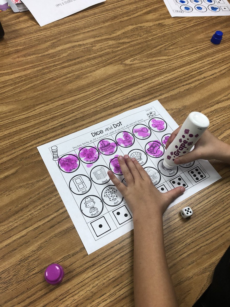 LemosSLP's tweet photo. Lots of articulation practice with my first graders today. Dice and Dot fun with scented dot markers keeps us motivated! #successatRES #Robisonspirit @RobisonES #speechtherapyatRES https://t.co/QWcM7yakYd