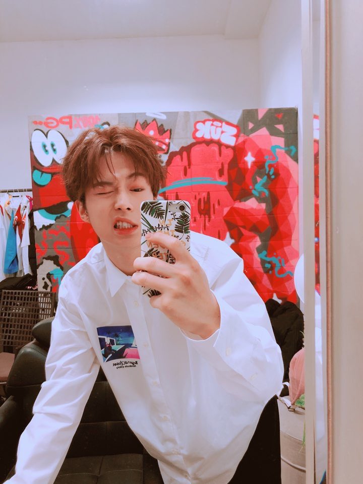 faIlinIoves's tweet photo. gonna ㅋㅋ kill myself https://t.co/71p3kn6WX4