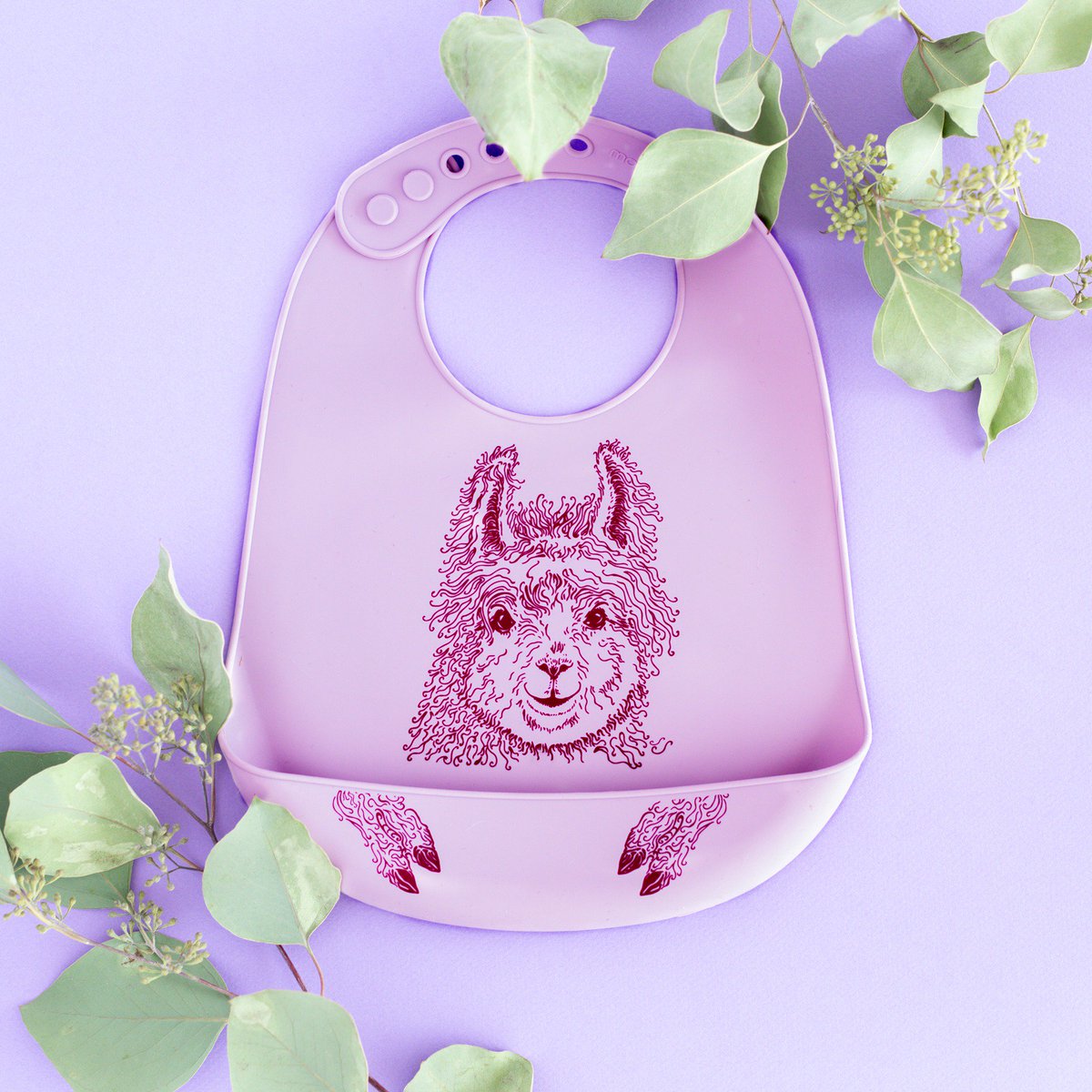 moderntwist's tweet photo. We've got a whole llama love for this bib (sorry, we had to!) Shop our Mama Llama Bucket-bib here: https://t.co/ToY1XCktBp https://t.co/mJbFEk84KW