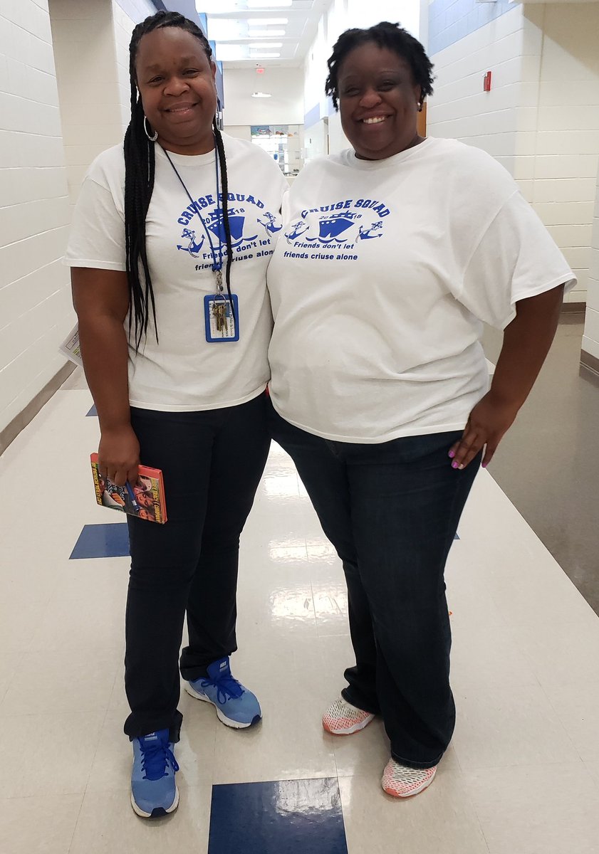 APSHJRUSSELL's tweet photo. No Losses, Just Upgrading #BMSLevelUp Homecoming Recap! Wednesday was Twin Day/Nerd Day! https://t.co/67cudyvyN2