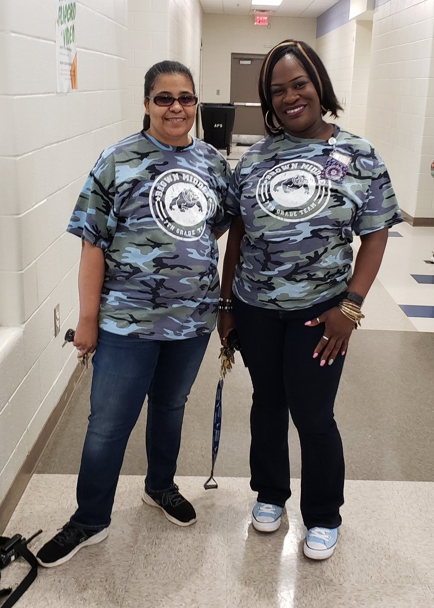 APSHJRUSSELL's tweet photo. No Losses, Just Upgrading #BMSLevelUp Homecoming Recap! Wednesday was Twin Day/Nerd Day! https://t.co/67cudyvyN2