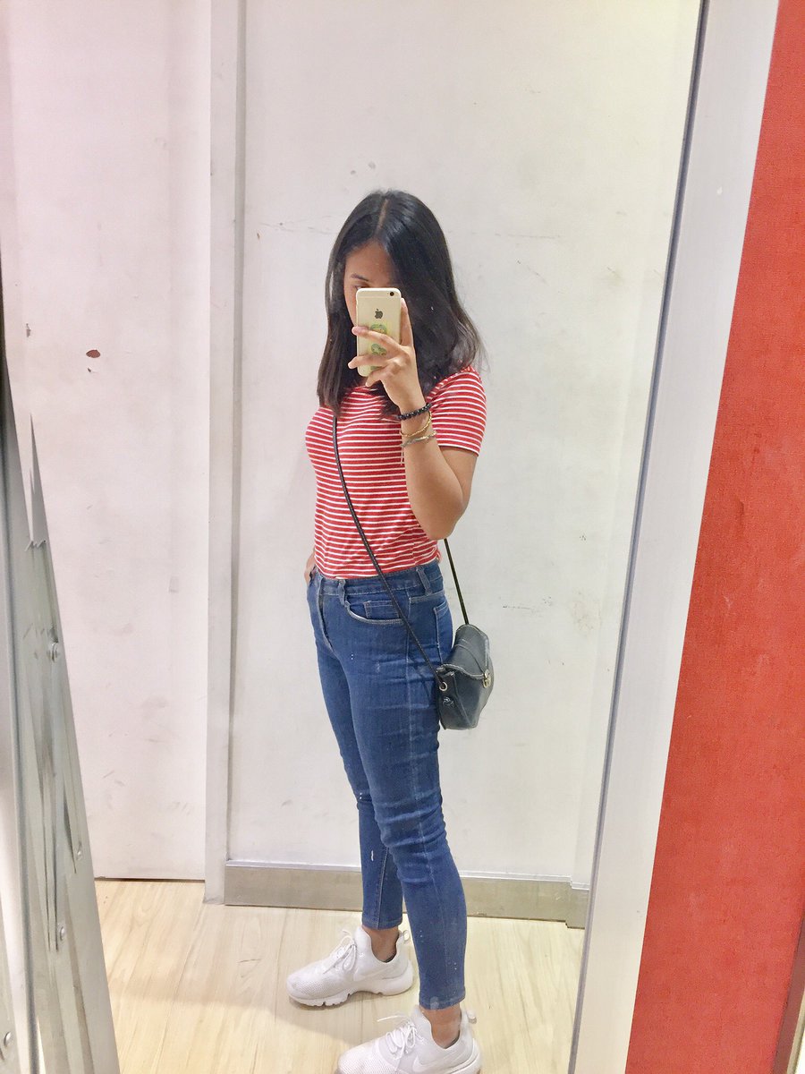 keysichew's tweet photo. #FeelingKo antangkad ko dito π https://t.co/hSBcTLGmz0
