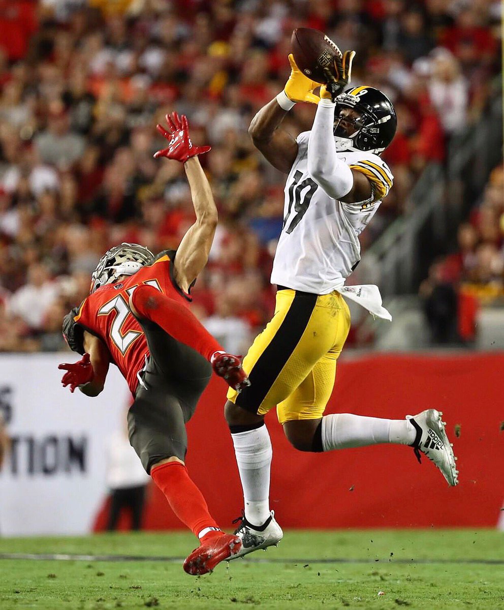 TeamJuJu's tweet photo. 🙈🙈🙈 https://t.co/WMICfo7kr1