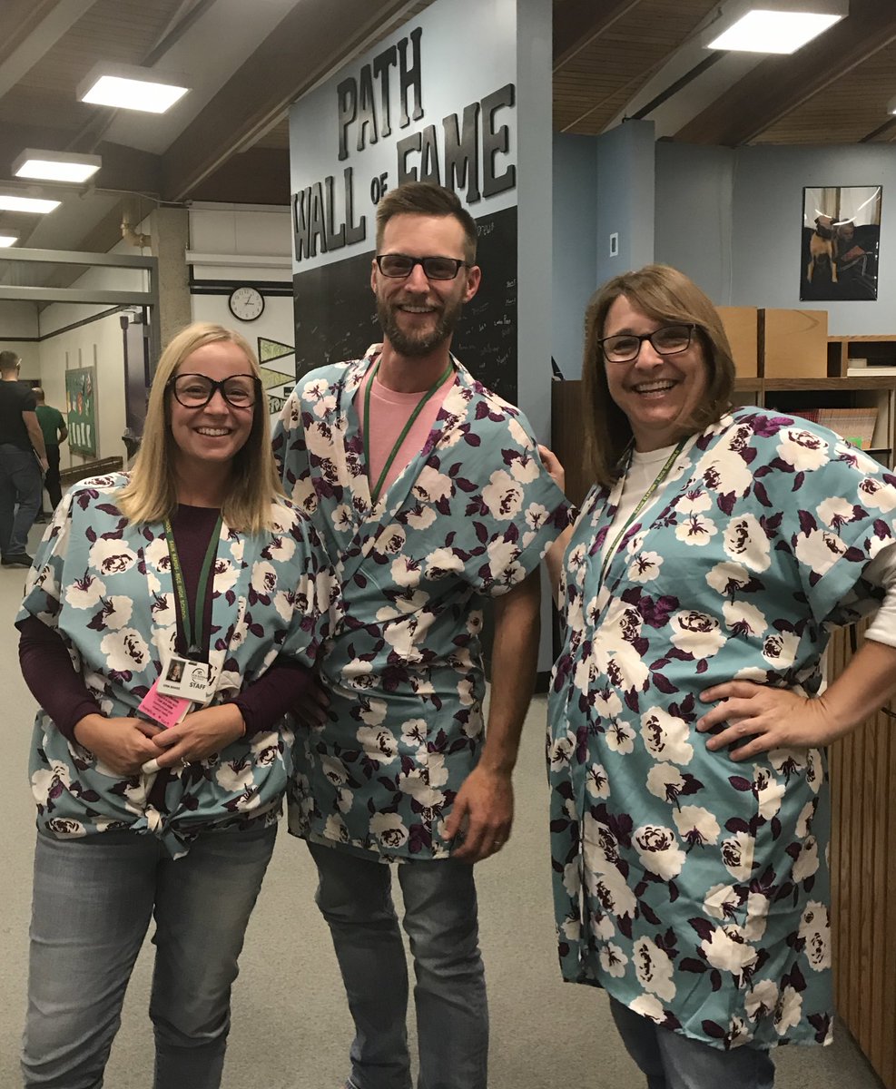 ebakke09's tweet photo. Which witch is which? Twins day at PV (or triplets) #pvpride https://t.co/Th8EEkt76O