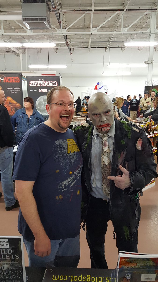 gregwrightbooks's tweet image. Go to your comic shop and pre-order Monstrous 2!

And get all your braindead friends to do it, too!

HUSTLE UP!

previewsworld.com/Catalog/OCT181…