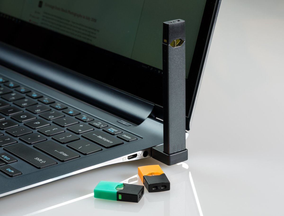 ncpublicschools's tweet photo. ⚠️ There is no place for #Juuls in @NCPublicSchools! ⚠️
 
Parents and teachers, these are not flash drives. They are for #vaping. Don't be fooled by the juul!

#NCEd https://t.co/1bimWtVNLi