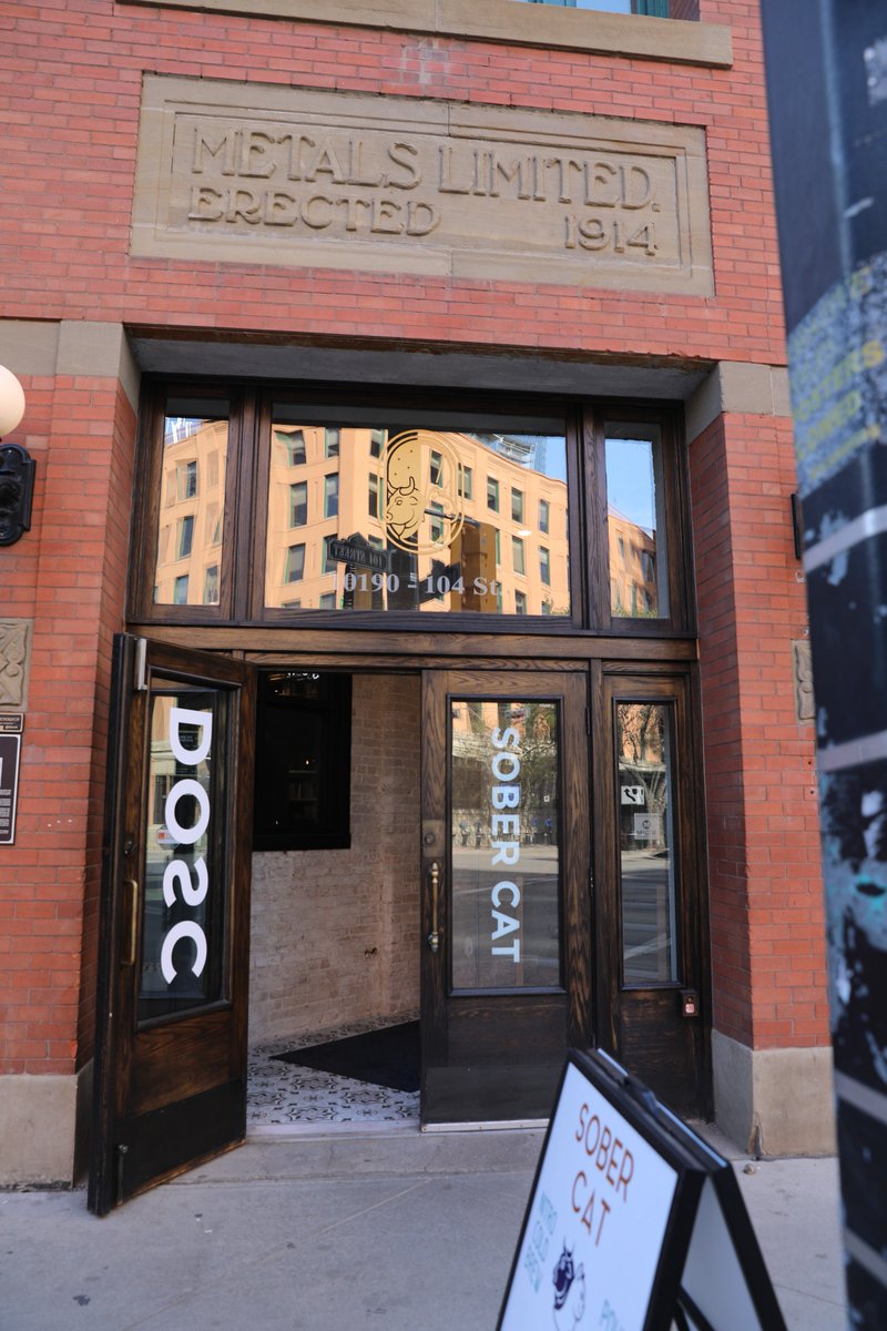 PMSigns's tweet image. It's DOSC in #yegdt

Make sure you pop by to take in this magical little spot when they re-open their doors on the 28th and let us know how you like their signage!

#supportlocal #yegfood