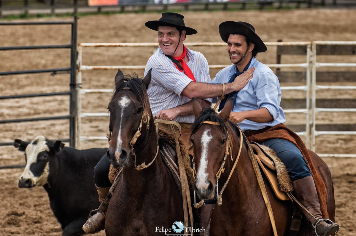 ABCCCoficial's tweet photo. Conheça os finalistas da primeira final oficial de Ranch Sorting: https://t.co/Yq0Sx7CqzX
#ABCCC #CavaloCrioulo #RanchSorting https://t.co/VAJ9fiR6Yb