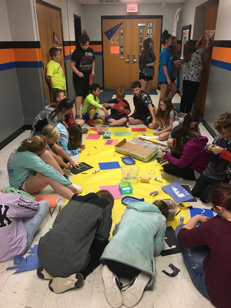 CMSHawks's tweet photo. We’re celebrating College Exploration Week with an Advisory Class Door Decoration Contest! Our awesome Hawks jumped at the chance to let their creativity shine. Finished products coming soon! @CollegeforTN! #ClintonHawkPride #CollegeExplorationWeek https://t.co/Rp4rId3Y9Z