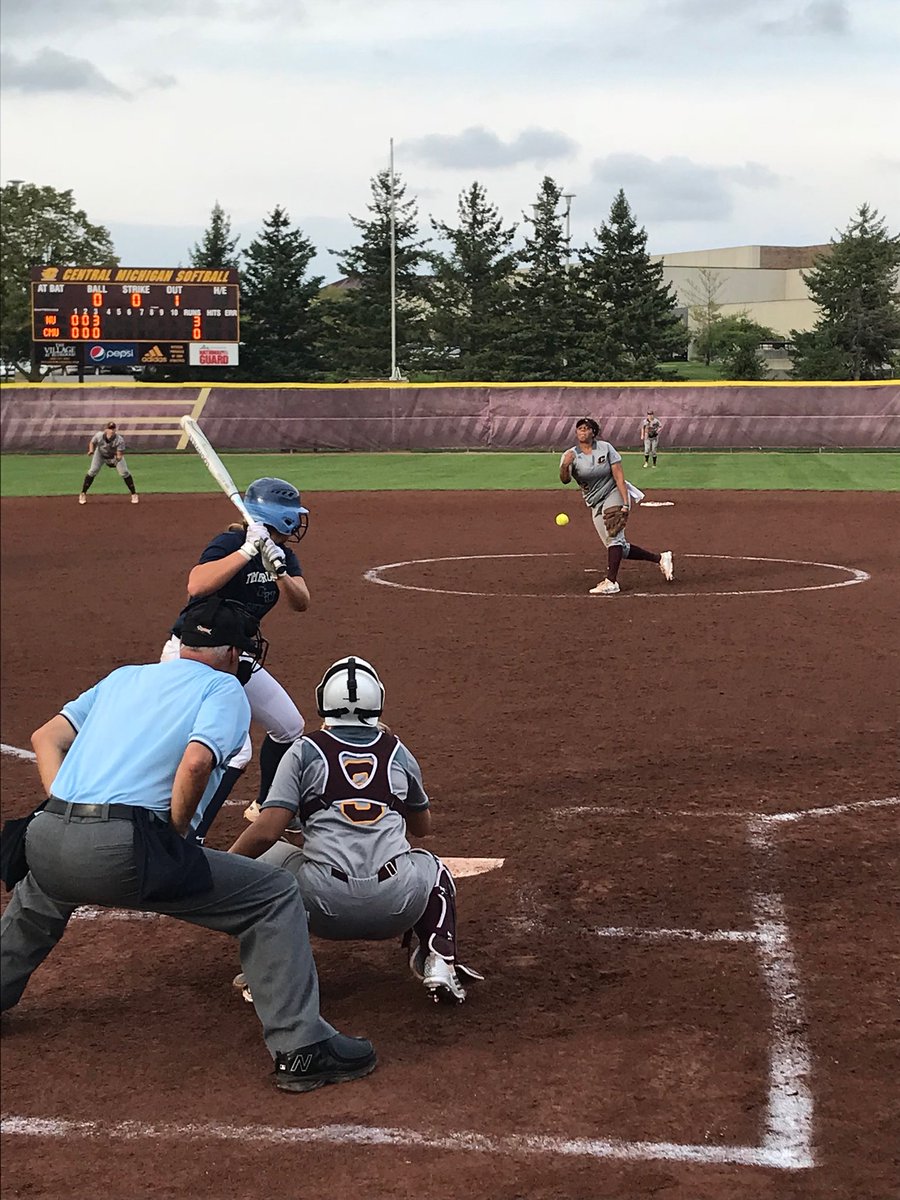 HeatherJohn5's tweet photo. This OBKY Central Michigan Chippewa hasn’t allowed a run this fall @hayj1342   Keep up the good work!!! #doingbetterthings #🔥☝🏼 https://t.co/w88tD27LLl