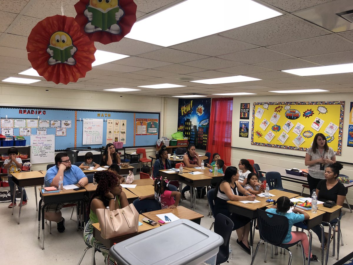 DrJGillAP's tweet photo. Great turn out for our 1st Math Workshop for Parents (K-5)!! @MsAshleyQueen @MelodyLocher @NBoonePrincipal @cathycameron14 #weRUNasONE #WeAreFamily https://t.co/nhLZsXcP3t
