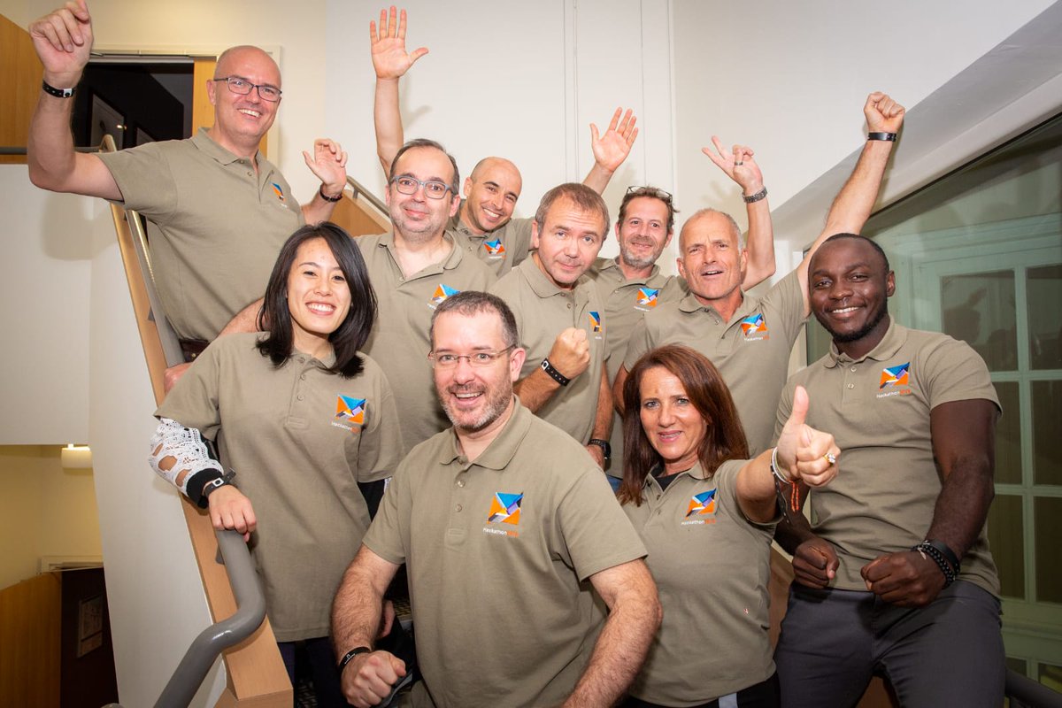 Rousseletsophi's tweet photo. Une équipe prête à pitcher son projet... GO ! #OrangeHackathon #ProudToBeOrange https://t.co/LPOlWLOVdp