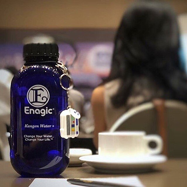 Enagic's tweet photo. Take your #Enagic #KangenWater to any office or classroom to stay hydrated! 
Great shot IG@ iam_preneur What a very cool key chain 😎  #entrepreneur #entrepreneurlifestyle #businessowner #beyourownboss #businessopportunity #FinancialFreedom #business #LearnSuccess #workfromhome https://t.co/EvzRpjzZBc