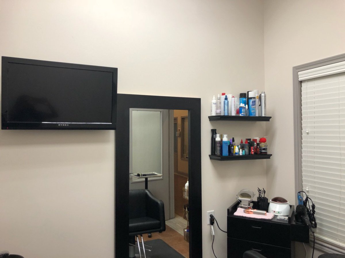 PMountings's tweet image. Mounted some shelves, a mirror and a TV. #pmountings