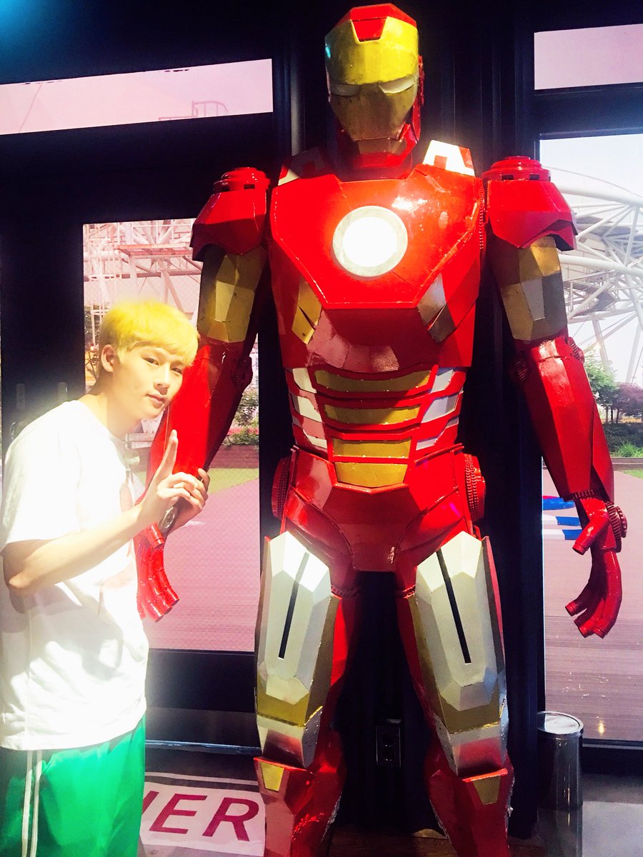 monstaxbr's tweet photo. #TRAD| 180926 • Att. Twitter @OfficialMonstaX 

[#MONSTA_X]
Doce #HOLIDAY com '#MONSTA_X' Temporada 7  
180926 #ÚltimoDia ❤

#MXbehind 📷📸
#MONSTAX_Ray3 Behind 
#JOOHEON #IronMan

#MONBEBEDAY #HBDMONBEBE
#0926MONBEBEDAY
#MX_HOLIDAY7

Kor-Eng/Port. Monsta X Brasil https://t.co/jHR972KzCS