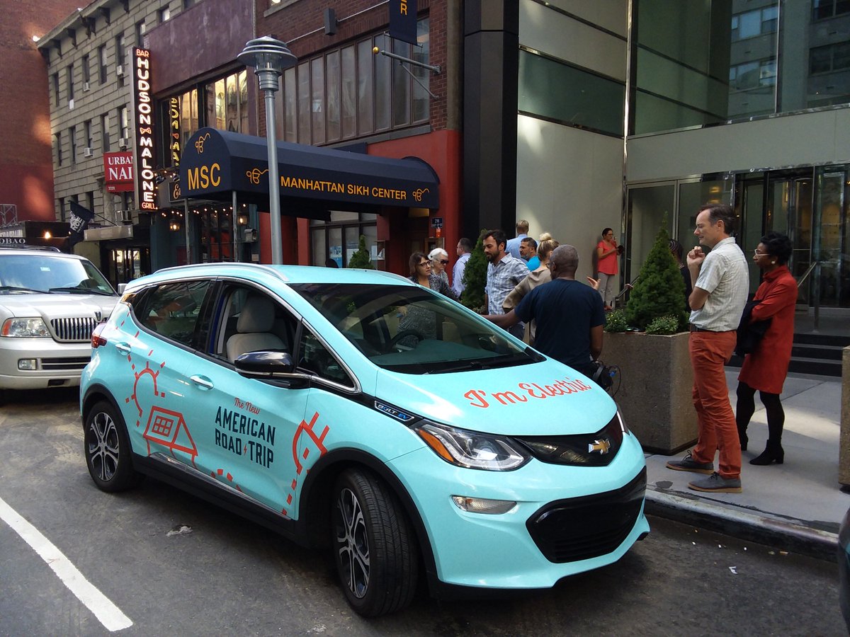 dbourland's tweet photo. look who showed up for work today!!! thank you #newamericanroadtrip for making it real for our #jpb staff and the many cities and communities you drove through to bring the message that we are taking #climateaction and it can be done through a #justtransition https://t.co/heV5Tvmd1a