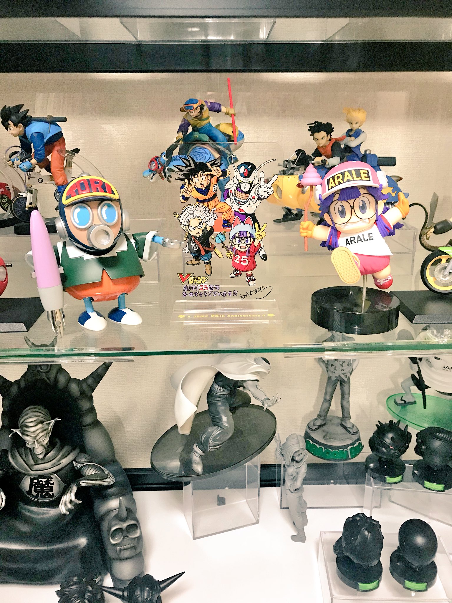 Vジャンプ　25周年記念　鳥山明描き下ろし　アクリルスタンドTGS2018 未開封非売品TGS2018Vジャンプ25周年記念鳥山明描き下ろしアクリル