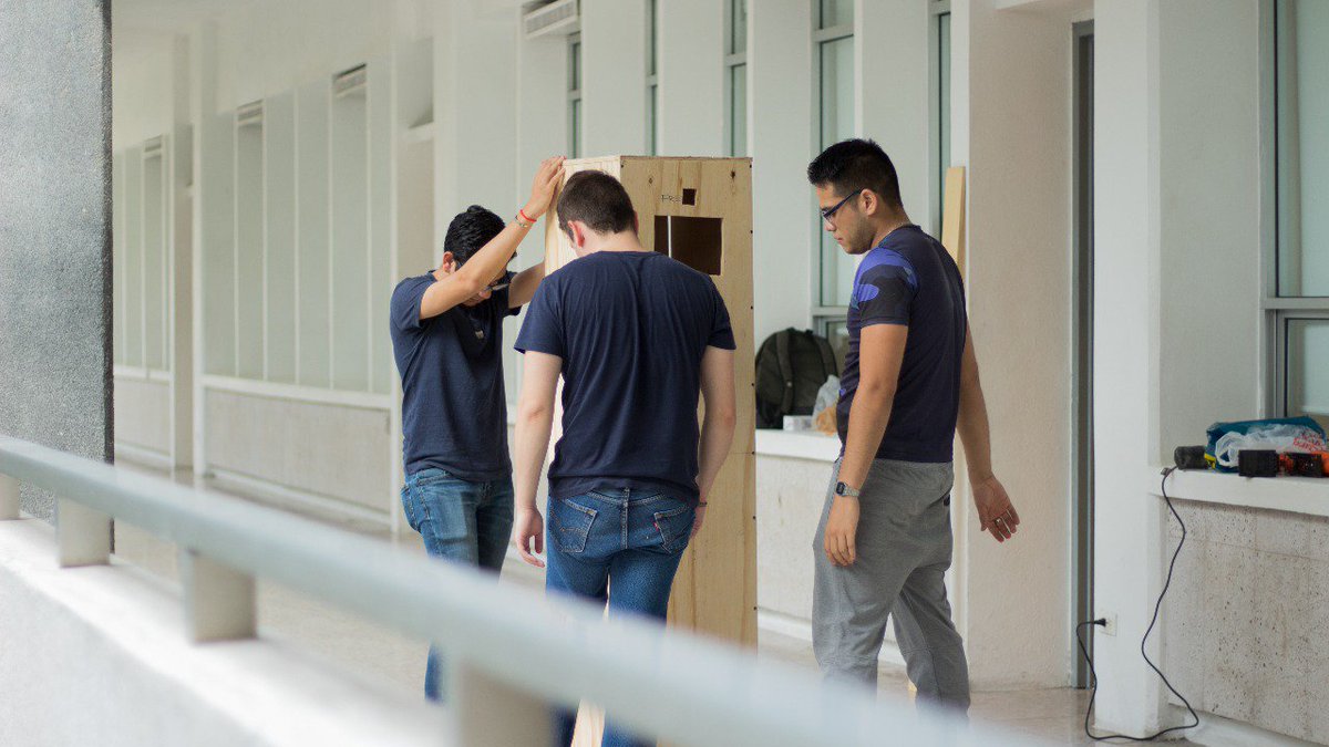 TECcampusMTY's tweet image. 💻✨ Un grupo interdisciplinario de 2⃣4⃣ alumnos está desarrollando  #SmartBooth para el #CampusMty con el uso de las tecnologías de información asesorados por la empresa @ipointsys.  #Semanai