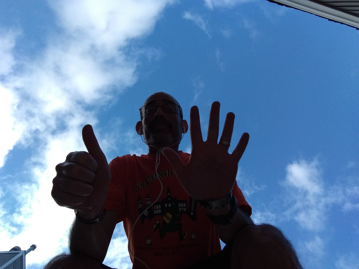 CTRunner21's tweet photo. 6 miles @ about 9:00. Coming back. @Orangemud @HOKAONEONE @nuunhydration @RaceAdvisors @DarinArmstrong @soundrunner @TEAMSUNCITYELP #inspired #motivated #givingback #runningwithcrohns #runningwithbarrettsesophagus #replacedknees #revisedknees #dowork @workaddict_s @AchillesCT https://t.co/eqGGAFRHyy