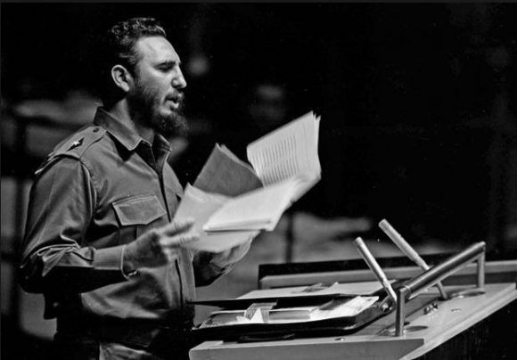 NidiaSavon's tweet photo. Discurso de Fidel en la ONU el 26 de septiembre de 1960 (+ Fotos y Video)
#Cuba 🇨🇺#SomosContinuidad #PorCuba #HacemosCuba #DiazCanelenONU
@BrigadaOro @brigadacubanae @embacuba_ecuad @CubacooperaCu @AsambleaCuba https://t.co/JasnouX1xK https://t.co/b7vz01HOl5