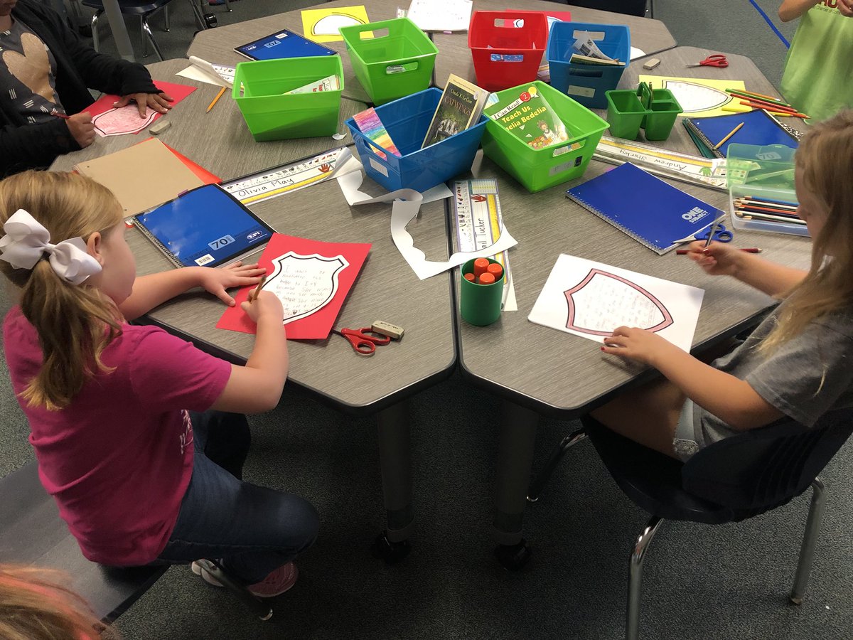 kyliefortune4's tweet image. Creating badges for good citizens around our school! #embeddedassessment #Gesshineon