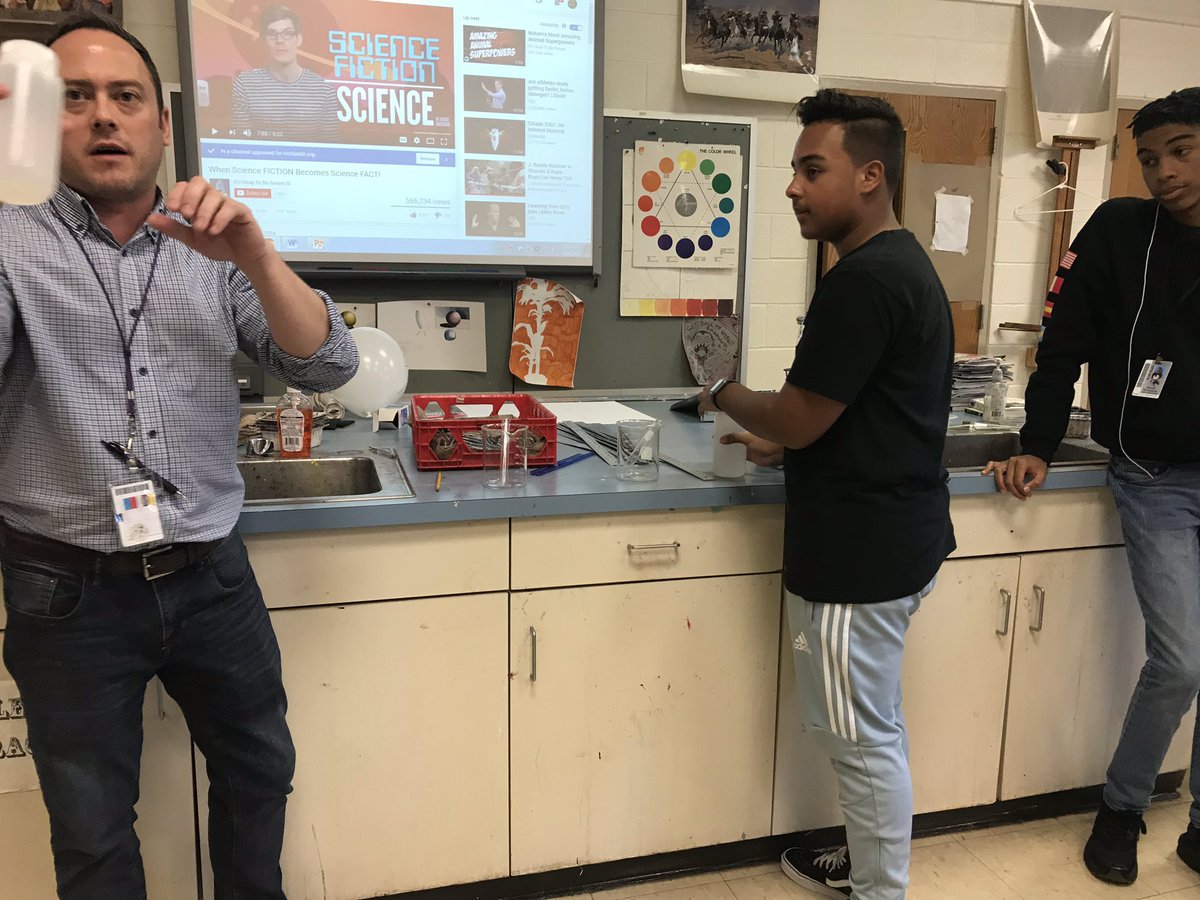 MrMcMicken's tweet photo. Making test tubes disappear in beakers with @DrDegenhardt today @rvhs in @RichlandTwo for #RVReads2018 like T’Challa’s Black Panther suit @Marvel https://t.co/o7f65VLIu2