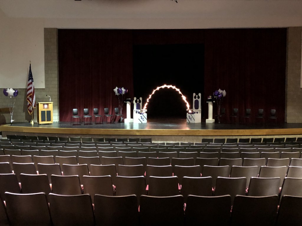 centaurs_bc's tweet photo. The stage is set for Brooklyn Center Homecoming Coronation!
#CentaurNation #purplepride https://t.co/HZoev0013z