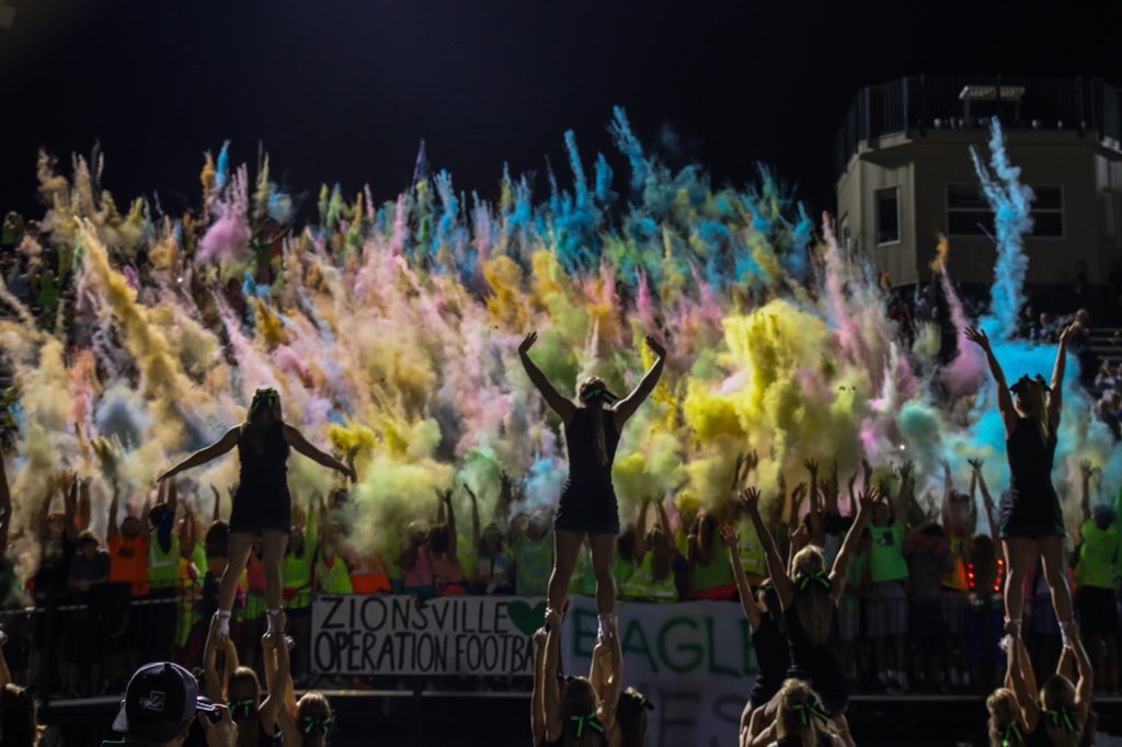 battle_schools's tweet photo. We have reached our first winner! Shout out to Zionsville Community HS for winning this student section battle, they know what’s up! Check out a few pics of their awesome student section 👌🏼 S/O @markesmith20 for the pics! https://t.co/U3RyrN2T7j