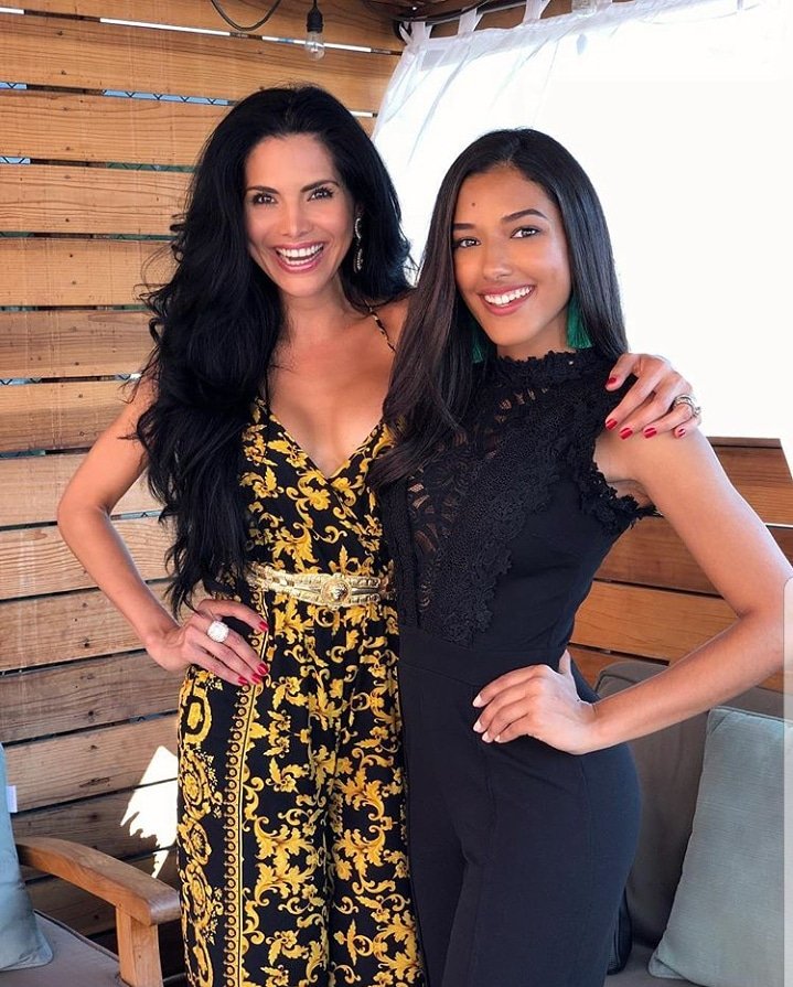 MissesDePR's tweet photo. Foto reciente de nuestra #MissMundoPR2018 #DayanaraMartinez junto a la bella y eterna #MissMundoPR1994 @joycegiraud @MissMundoPR apoya a todas nuestras representantes en sus respectivas cuentas oficiales #TeamPuertoRico👑 #MissWorld🌎 #MWPR🇵🇷  #MissMundoPR2018 @MissWorldLtd https://t.co/mztvnMX4kp