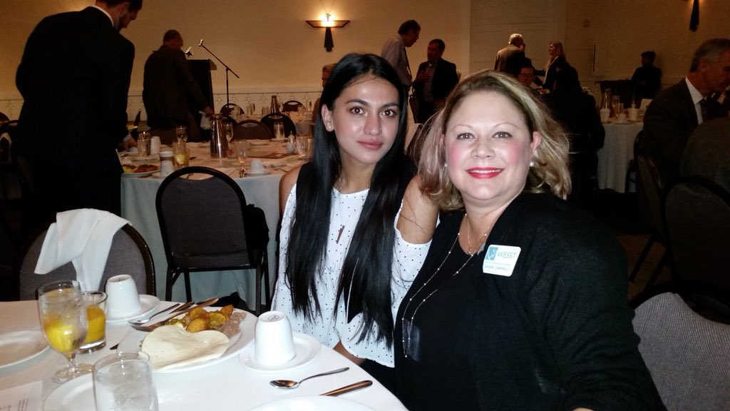 FutureFocusEdu's tweet photo. Thank You Diane Campbell for bringing Ehlam, Future Focused Intern placed at WESST, to Albuquerque Economic Forum where 180 local businesses gathered today. Demonstrating another way to invest in our youth through internships. https://t.co/pG2N5IGFcC