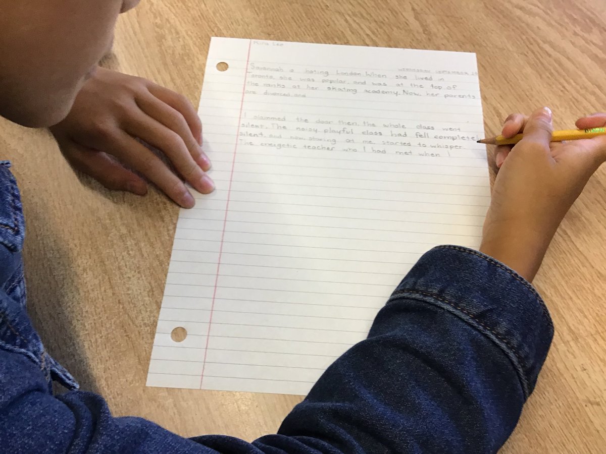 fmzabian's tweet image. Thank you Mme Hunter for inviting me into your classroom to deliver a fun writing activity. Scaffolding, use of visuals and translating instructions in an ELL’s L1 makes learning engaging for all students. #ELLtvdsb @LordRobertsFI