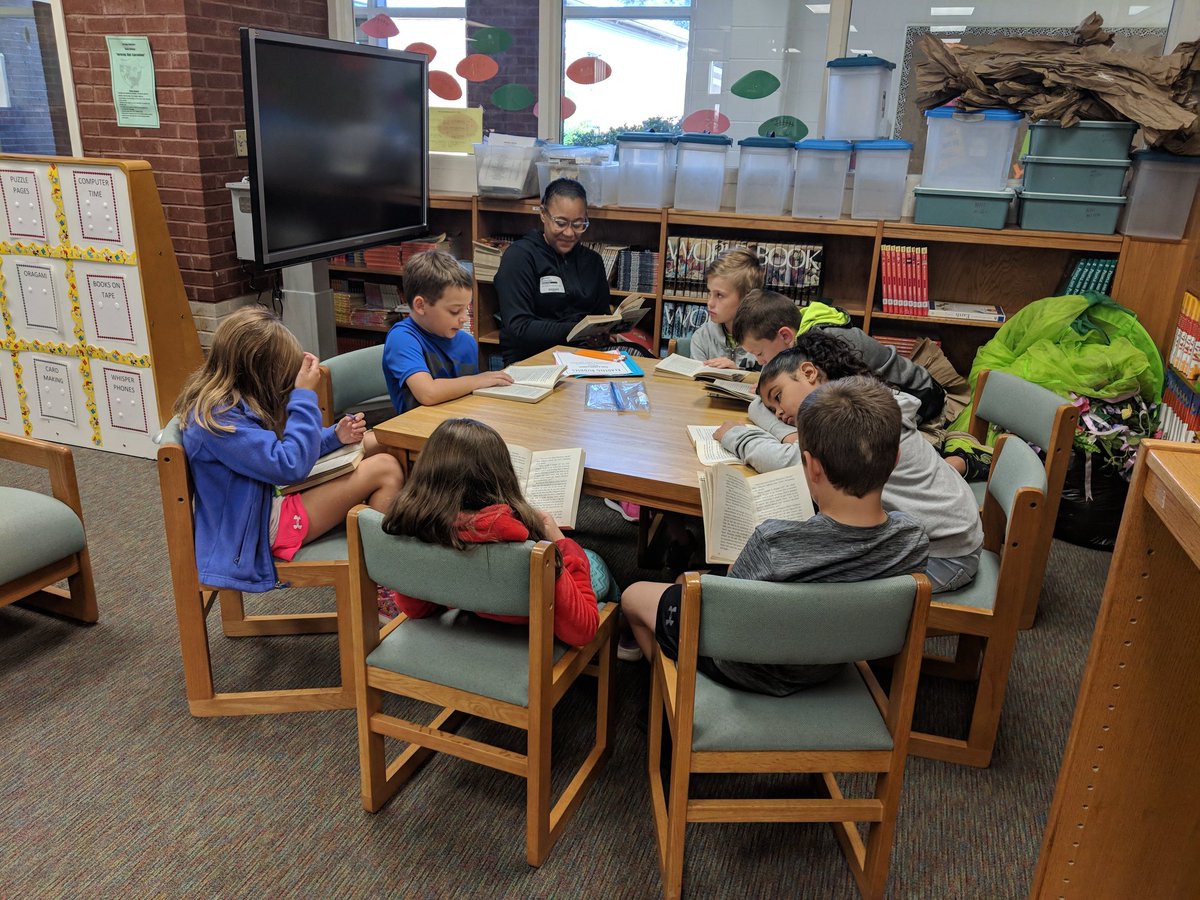 MrsOttNHE's tweet photo. The first week of @NHE_HCS reading buddy program has been a huge success! #bringinginthecommunity #developingaloveforreading #readingrocks #onehope #BetterTogetherHenry https://t.co/g2ayNDdNeH