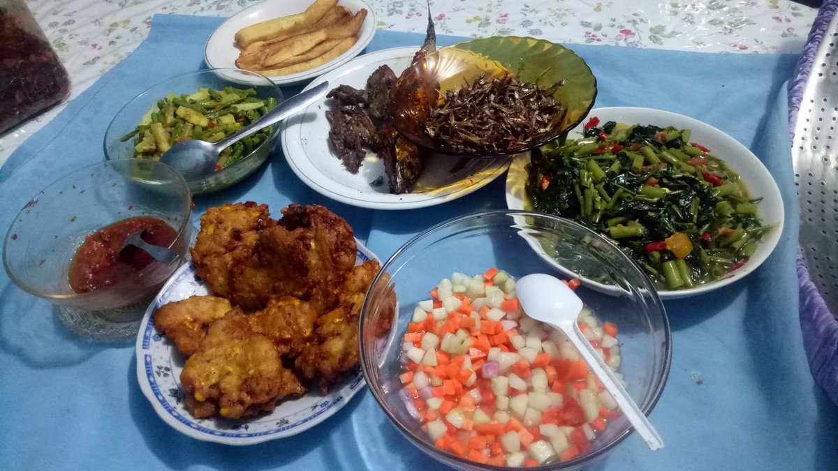 susantisutisna2's tweet photo. Menu sehat sargi kita hari ini..😊😋
#selmat pagi sahabat tweeps🙋
#met aktiftas,..😊😘 https://t.co/pu2qbnl1qM
