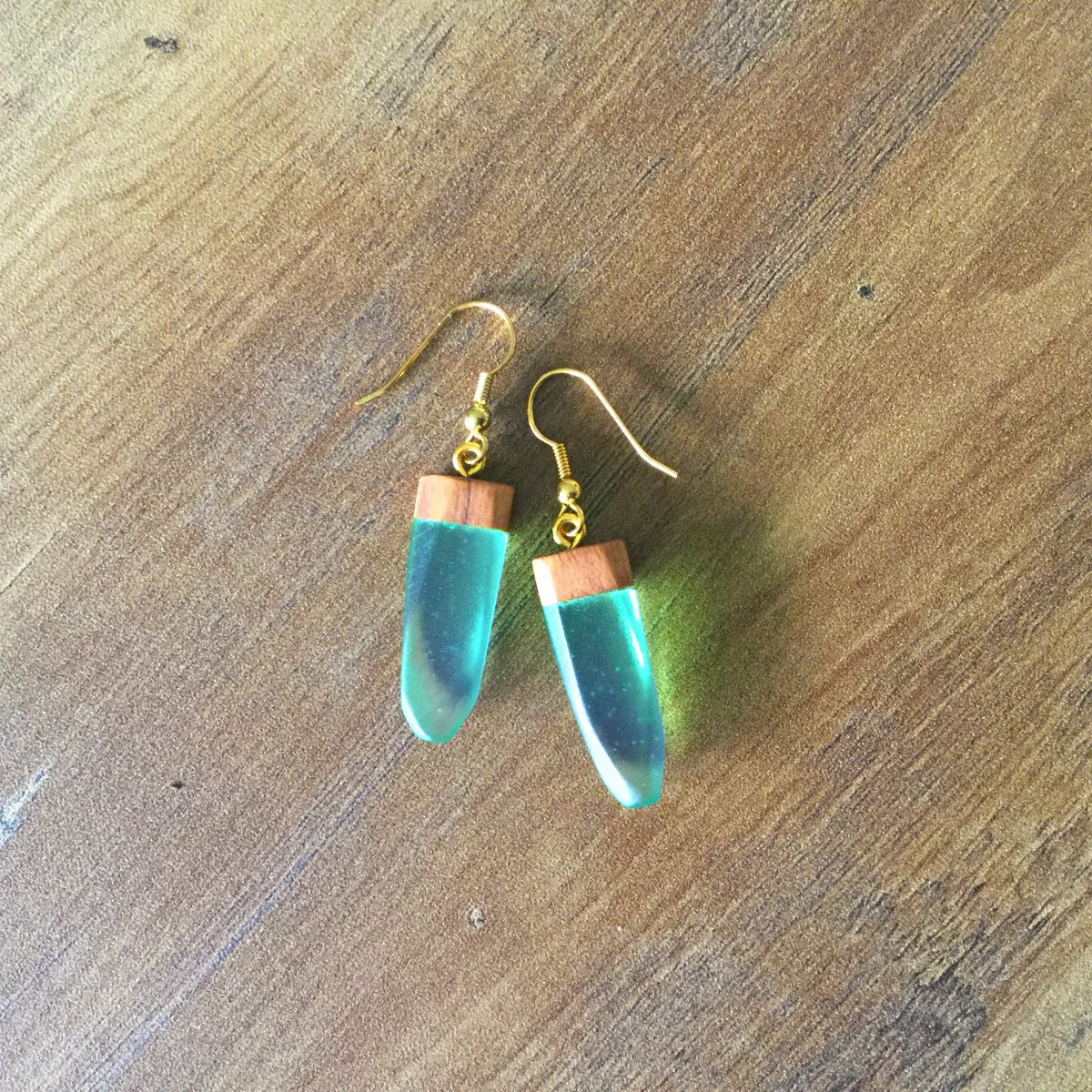 chimikeedesign's tweet photo. Hand Crafted by chimikeedesign
#resin #earrings #wood #resinearrings #resinjewelry #green #randomshape #unique #chimikeedesign #newzealand
#γ¬γΈγ³ #γγ’γΉ #ζ¨ #γΏγ©γ #γ°γͺγΌγ³ #γγ₯γΌγΈγΌγ©γ³γ https://t.co/QrQoRgFgbR