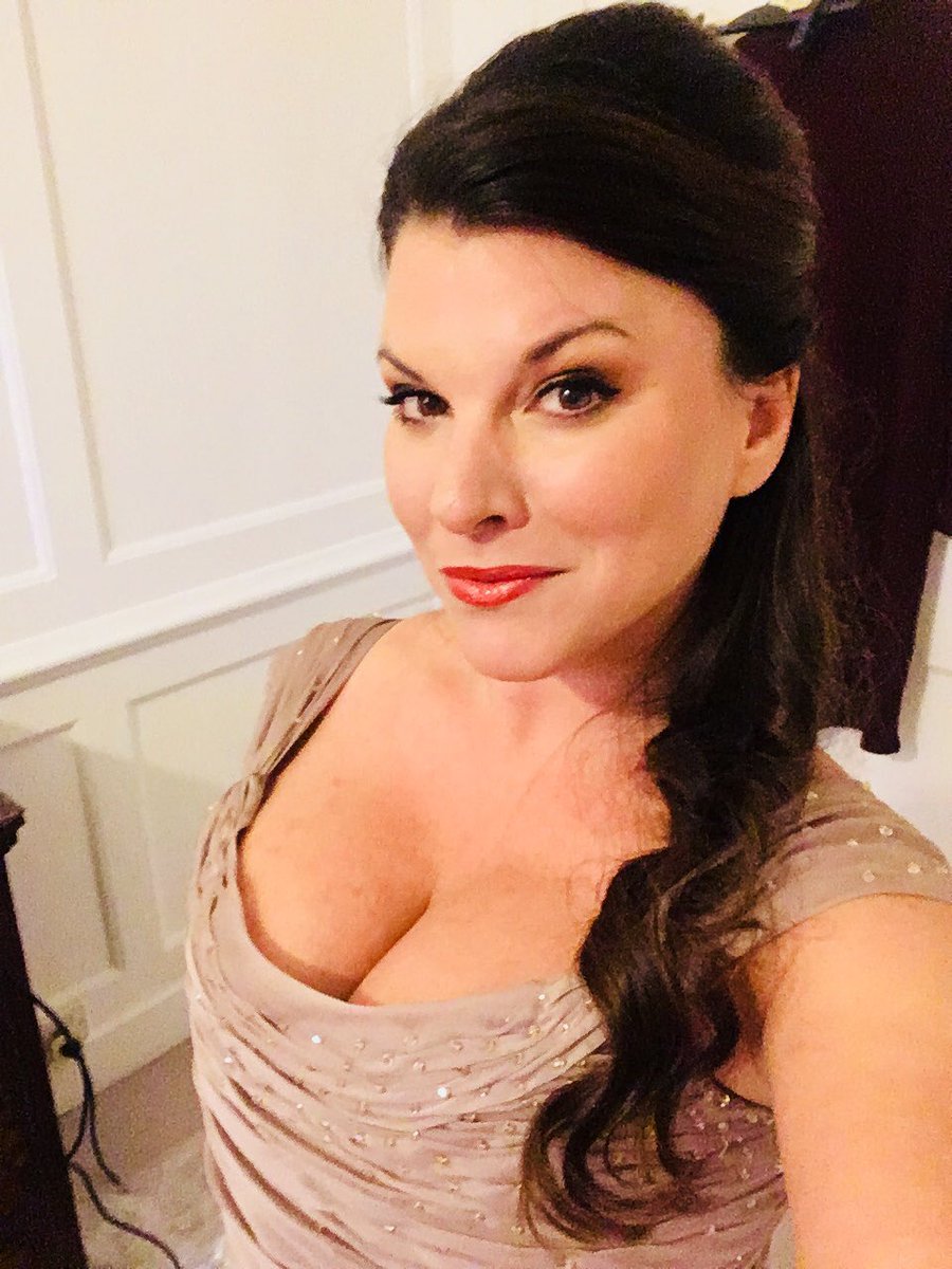JustineViani's tweet photo. Fabulous concert... #tosca #opera https://t.co/SJoBzRiF2F