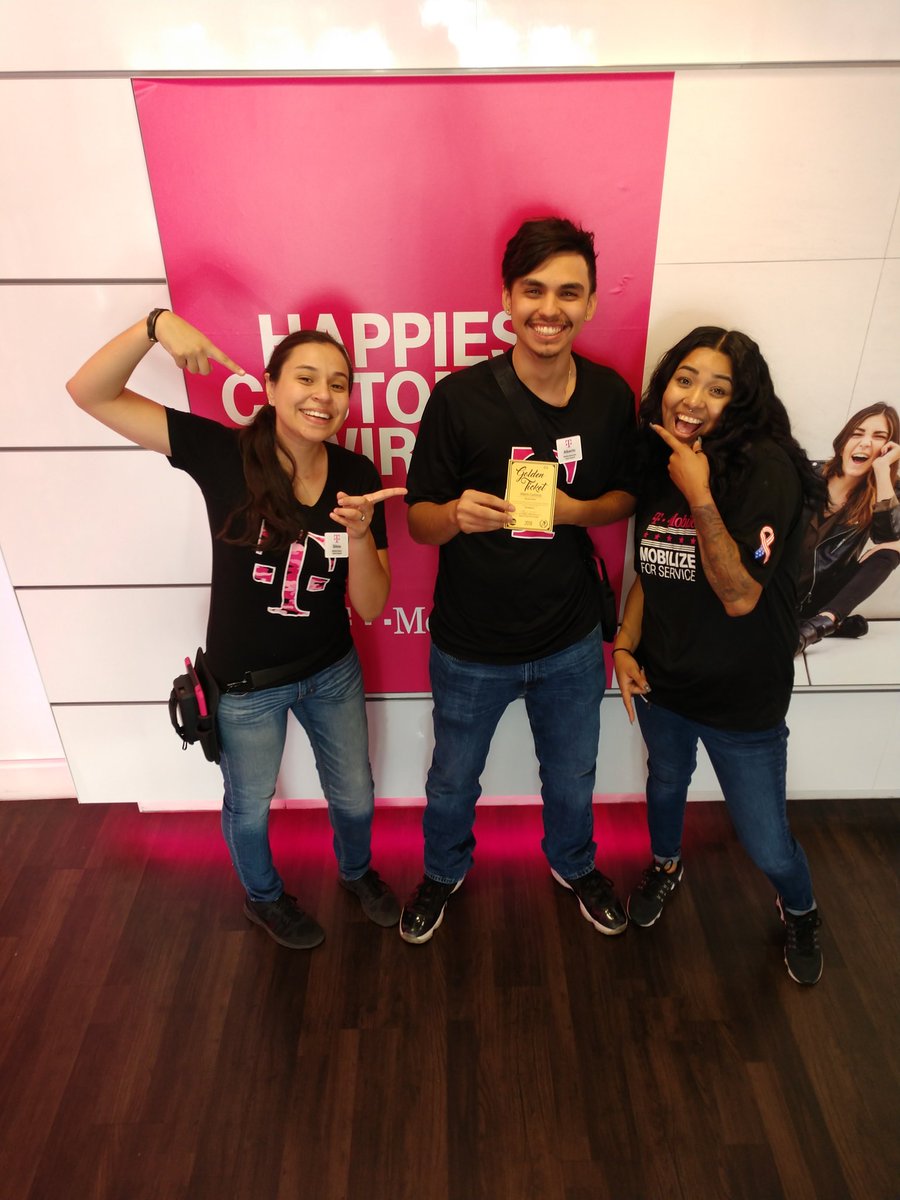 ricosuave209's tweet photo. Had to capture these angles for this golden ticket winner!!! @exclusivebetito @ben_izjammin https://t.co/cgeRed03pu