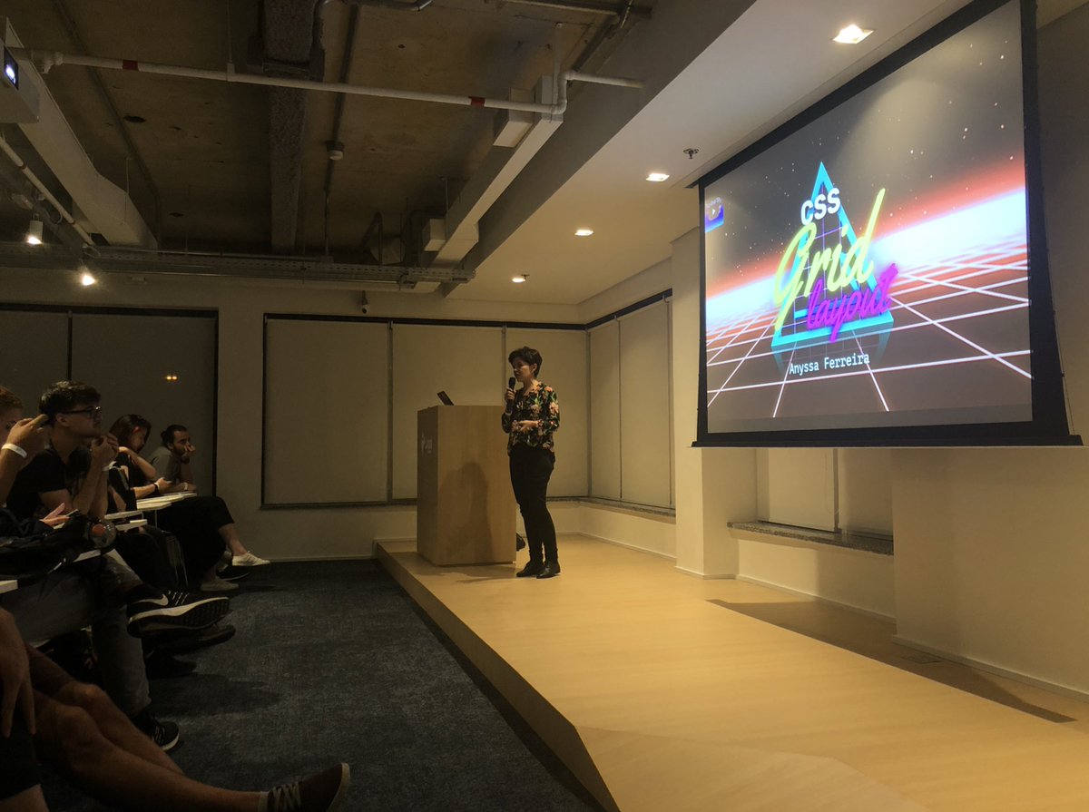 meetupcss's tweet photo. @anyssaferreira no #CSSSP falando sobre CSSGrid aqui na @LoggiBrasil!!! https://t.co/SFQ48alQVU