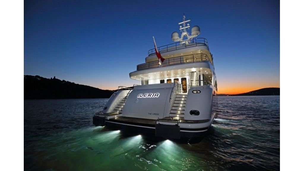 boatafloatuk's tweet image. Intorducing: Ileria 💙
boatafloat.com/ileria-1100

#turkey #bodram #yachtdesign #luxuryyacht #superyacht #ocean #explorer #travel #dream #luxurylife #mynewyacht #love #beautiful #nightsailing #reflectiononwater