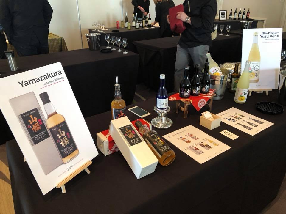 ArtOfCocktail's tweet photo. #TsGlobal will be present at this year's #ArtoftheCocktail 2018
They will be #serving a selection of #spirits including a White Oak Akashi Whisky, Shiratama Brandy Umeshu, Shin White Oak Aged Whisky Umeshu, Shin Premium Yuzu Wine and Yamazakura Fine Blended Whisky.
#Oldhollywood https://t.co/kFgDz7brZm