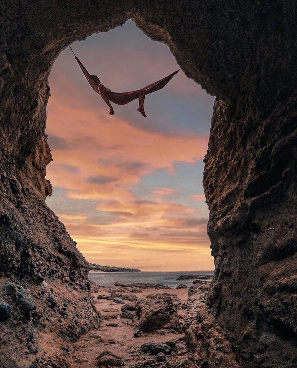 MalloMe3's tweet photo. Hang in there. Friday is almost here! Where are you hanging this weekend? 🙌🏻
📸: @her.oregon.life @whitewaterwyatt 
#Hammock #Camping #Nature #Wilderness https://t.co/aGBCh4DPl0