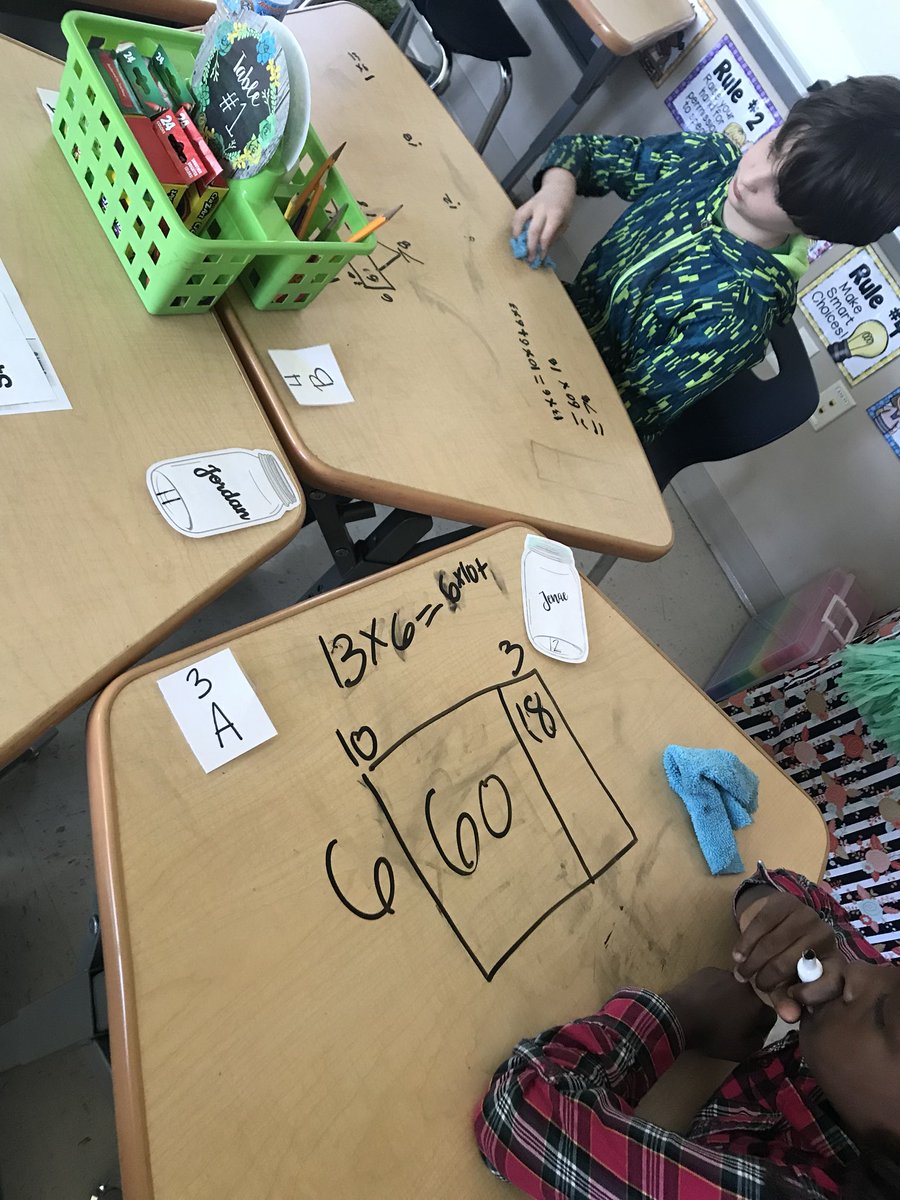 GlueckMs's tweet photo. Writing on your desk is WAY more fun than writing on paper!! #TheFranklinDifference #engaged https://t.co/xaOfisIZKs