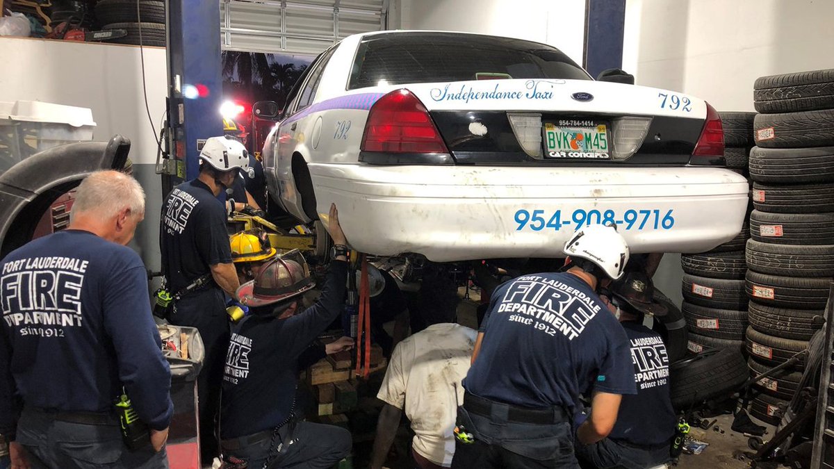 Firefighters working to free man whose hand got stuck while repairing taxi bit.ly/2DGqPWW https://t.co/xuYyqrrcqt