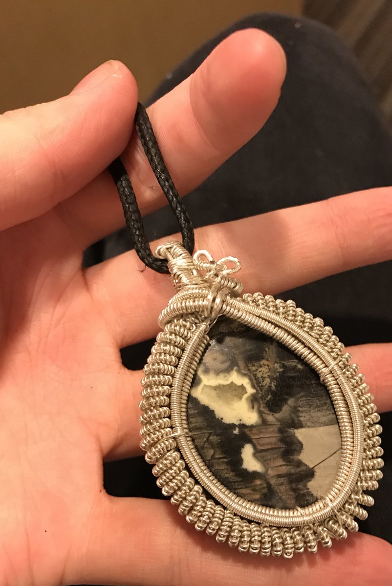 strawburrysoup's tweet photo. Finished my first reversible and first sterling silver piece today👻 https://t.co/KzF1d4lVNK