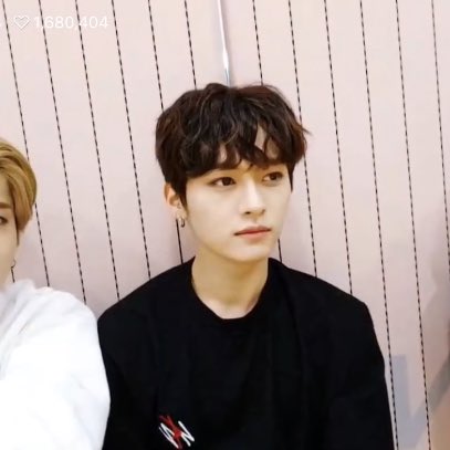 minminluvr's tweet photo. minho’s curly hair? such a look https://t.co/H6RYRcCk3H