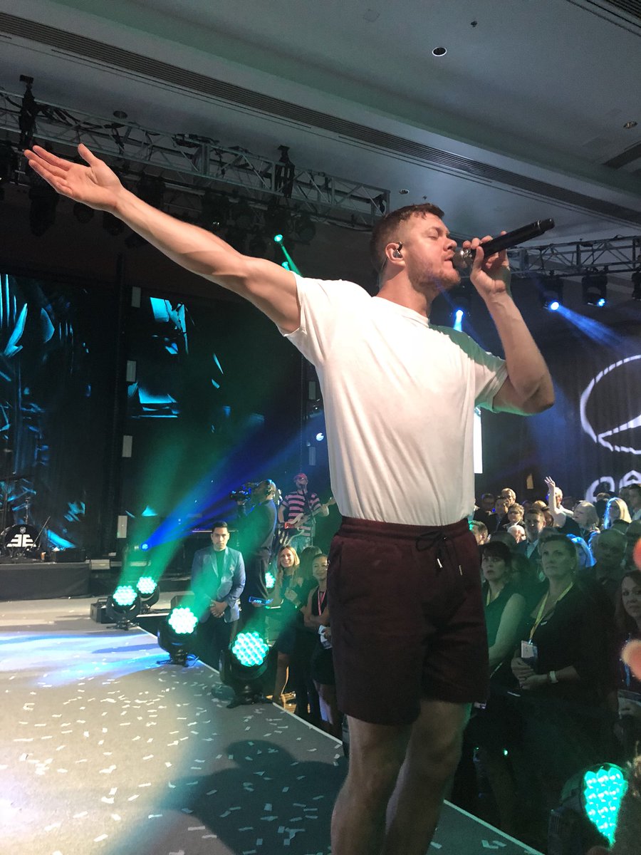 Stantheman1006's tweet photo. Epic performance by @Imaginedragons tonight in #LasVegas for our #TacoBell convention!!  #FRANMAC https://t.co/VKtekwXnuC