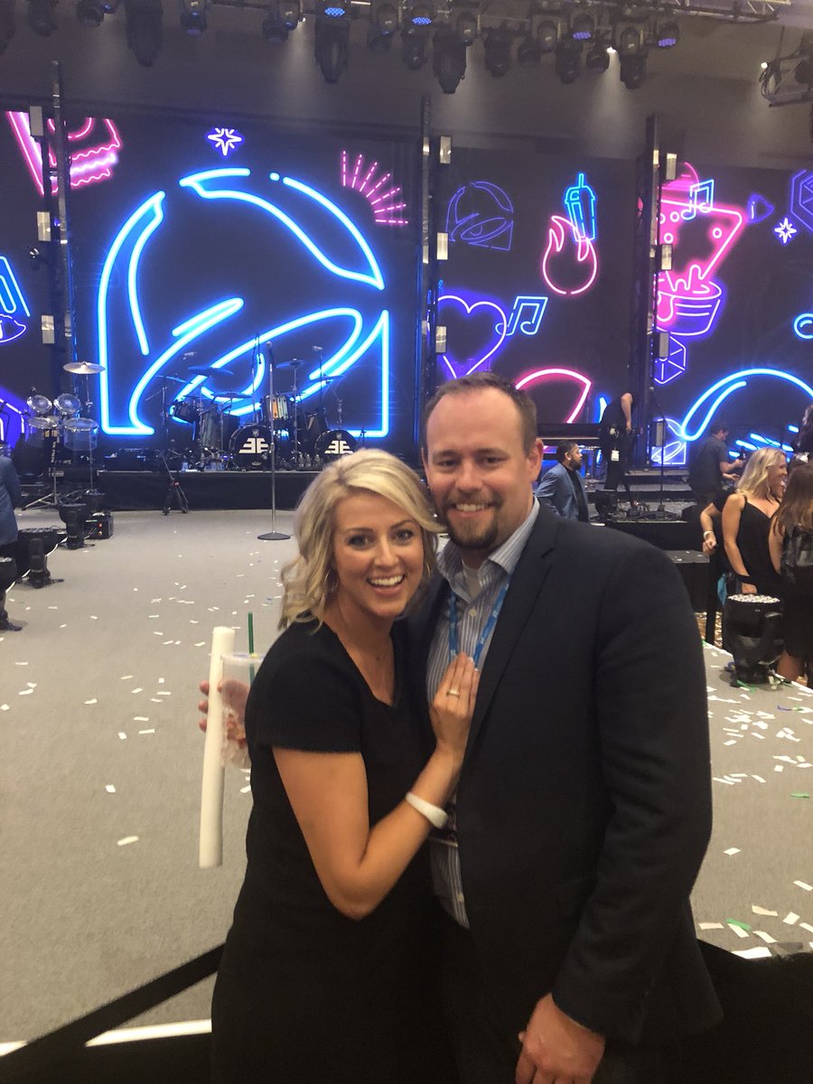 Stantheman1006's tweet photo. Epic performance by @Imaginedragons tonight in #LasVegas for our #TacoBell convention!!  #FRANMAC https://t.co/VKtekwXnuC