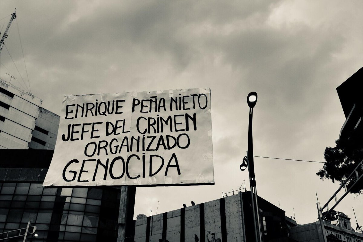 luislemsat's tweet photo. Ni la lluvia de hoy disolvió el recuerdo de los 43 de Ayotzinapa #Ayotzinapa4años https://t.co/jSC0apOqUQ